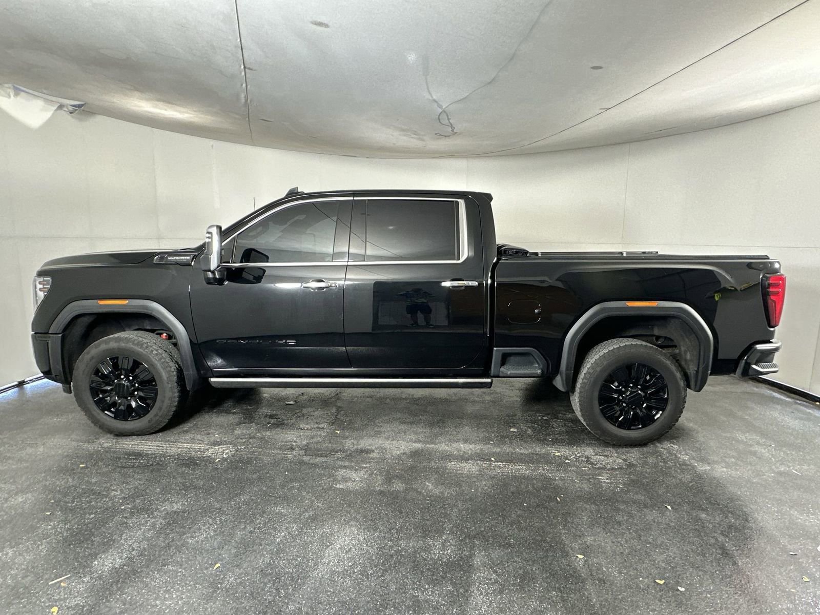 Used 2024 GMC Sierra 2500 Denali Ultimate image 8