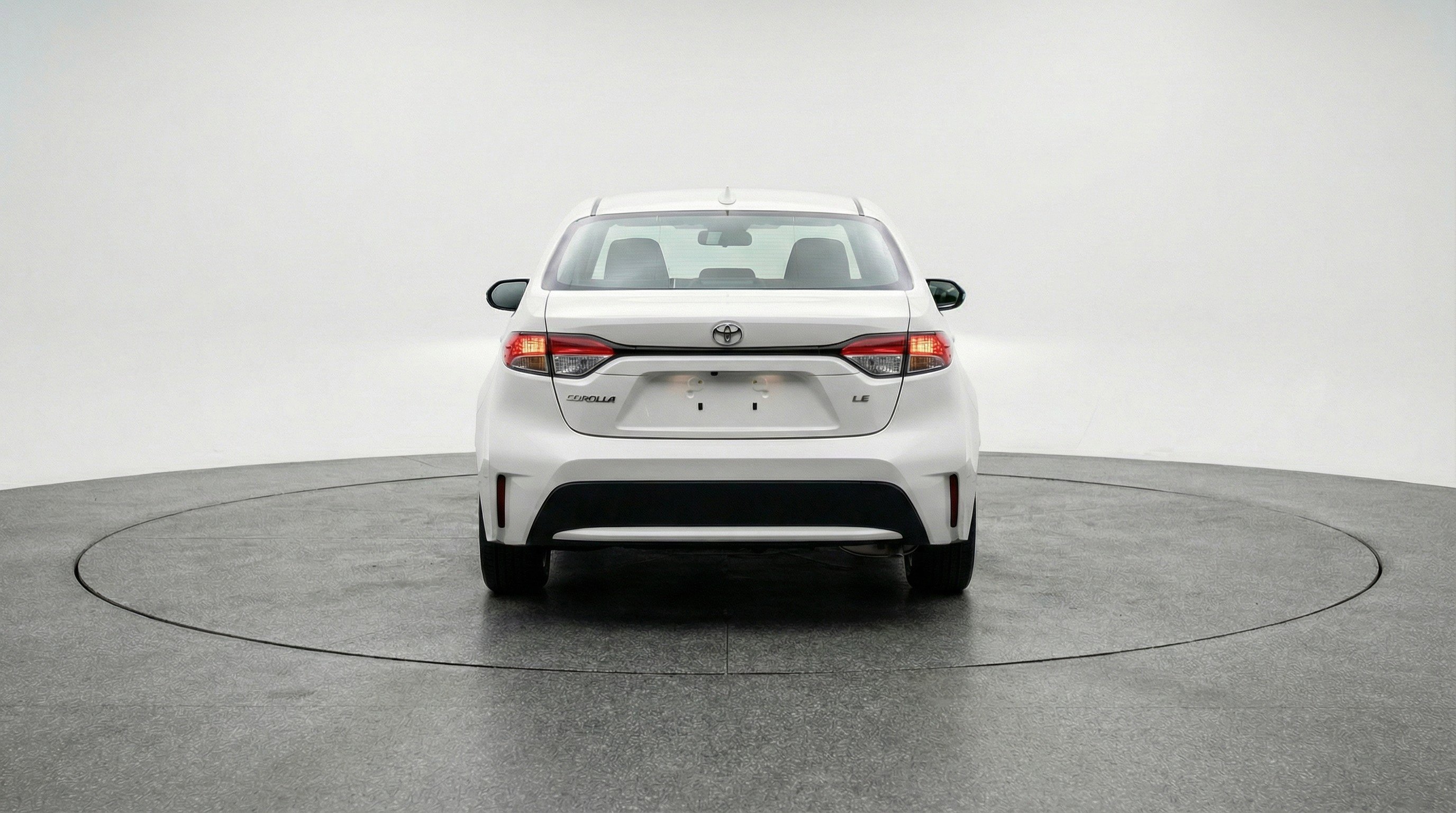 Used 2025 Toyota Corolla LE image 7