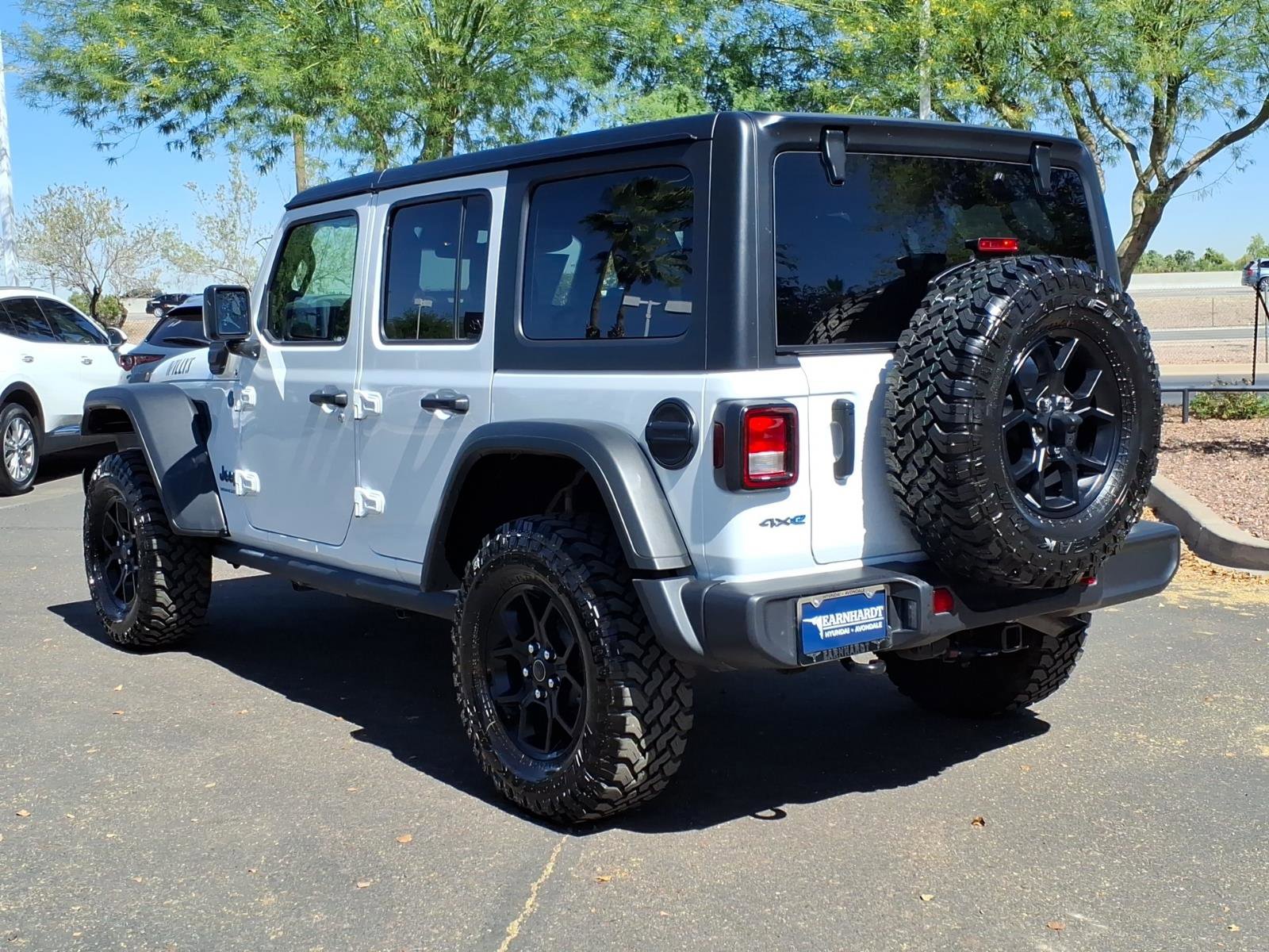 Used 2025 Jeep Wrangler Willys image 3