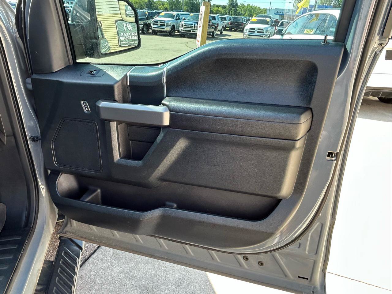 Used 2019 Ford F150 XLT w/ Equipment Group 302A Luxury AWD/4WD image 16