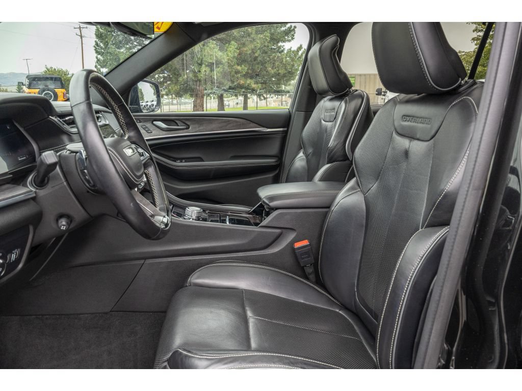 Used 2021 Jeep Grand Cherokee L Overland w/ Advanced Protech Group III AWD/4WD image 17