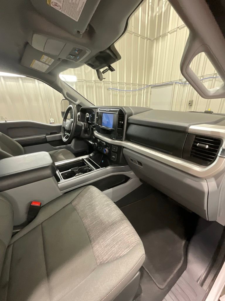 Used 2025 Ford F250 XLT w/ FX4 Off-Road Package image 14