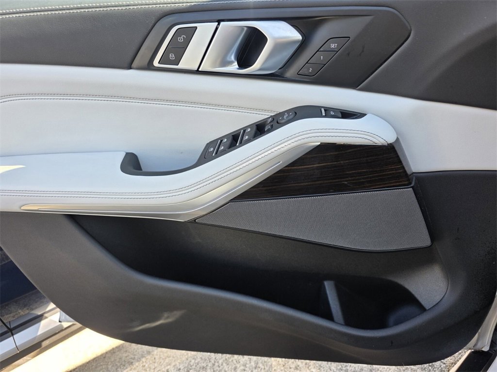 Certified 2025 BMW X5 sDrive40i w/ Premium Package image 28