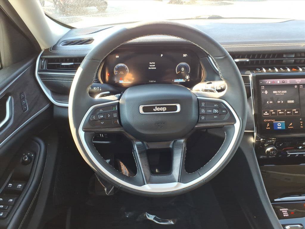 Used 2023 Jeep Grand Cherokee Limited image 14