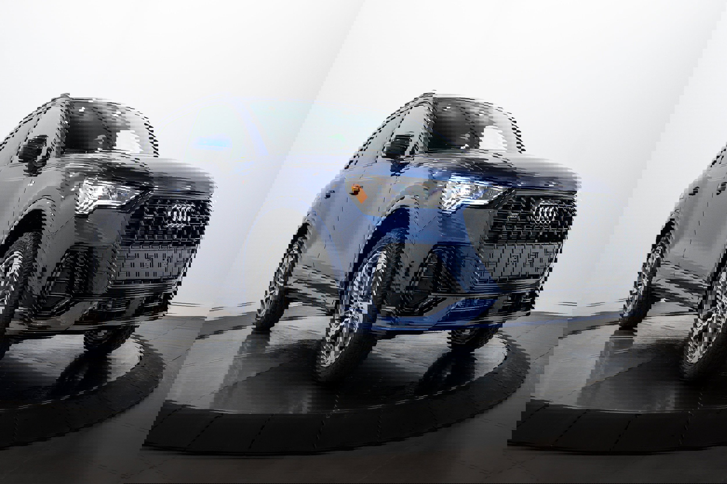 New 2025 Audi Q3 2.0T Premium