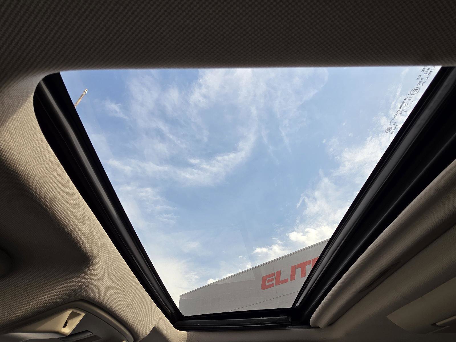 Used 2018 GMC Yukon Denali w/ Denali Ultimate Package image 28