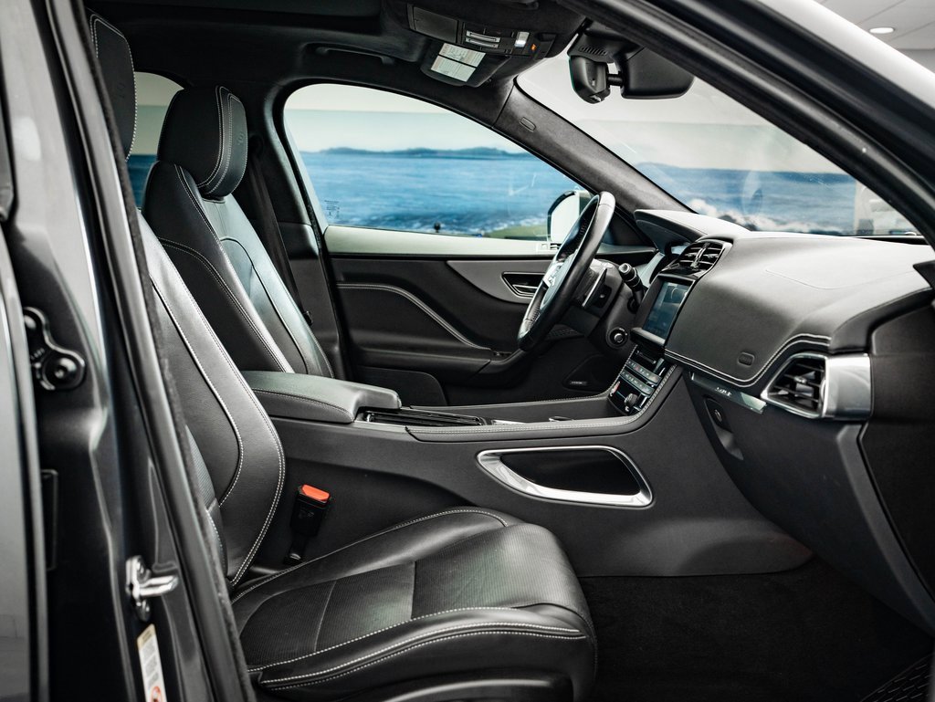 Used 2020 Jaguar F-PACE S image 25