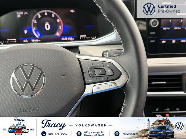 Certified 2025 Volkswagen Taos SE AWD/4WD image 11