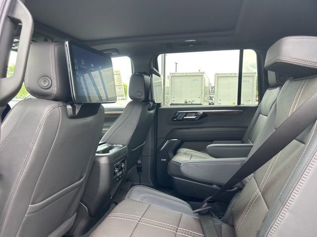 New 2026 Chevrolet Suburban High Country AWD/4WD image 30