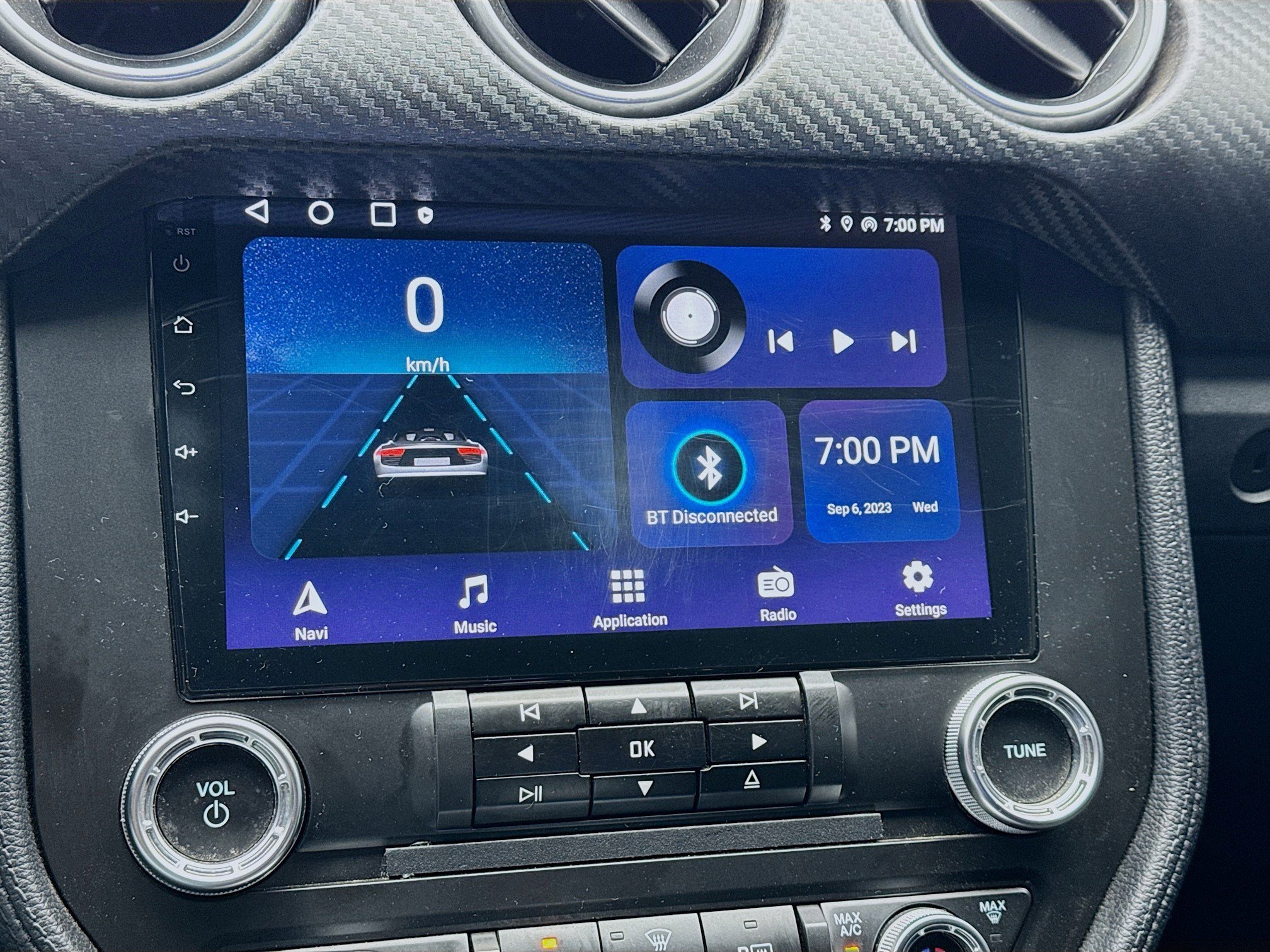 Used 2020 Ford Mustang Coupe w/ Black Accent Package RWD image 9