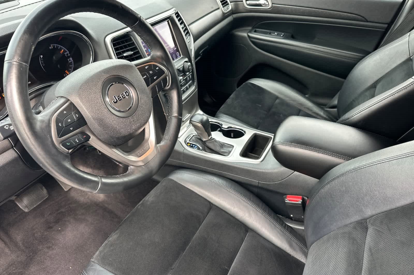 Used 2018 Jeep Grand Cherokee Altitude image 11