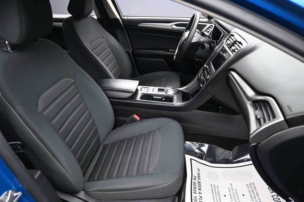 Used 2020 Ford Fusion SE FWD image 34