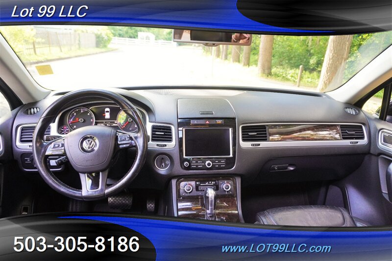 Used 2013 Volkswagen Touareg Executive AWD/4WD image 2