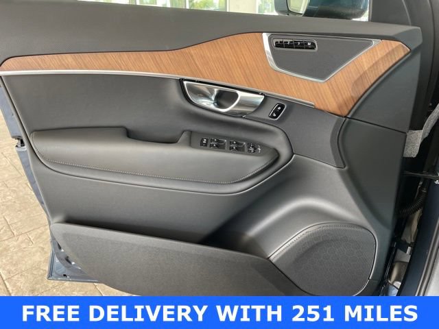 New 2024 Volvo XC90 B6 Plus w/ Protection Package AWD/4WD image 14
