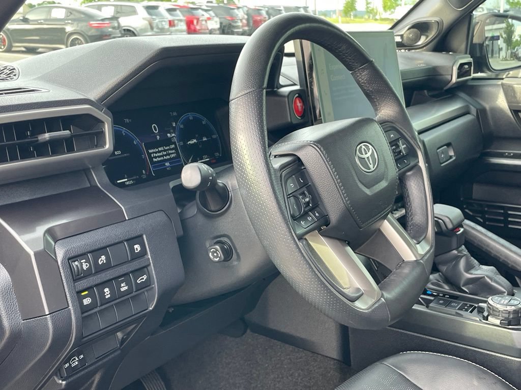Used 2025 Toyota 4Runner TRD Off-Road Premium w/ Tow Technology Package AWD/4WD image 9