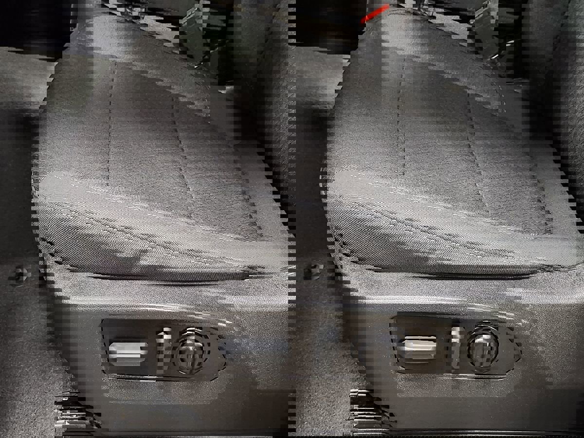 Used 2022 Chevrolet Silverado 1500 Custom w/ Safety Confidence Package image 46