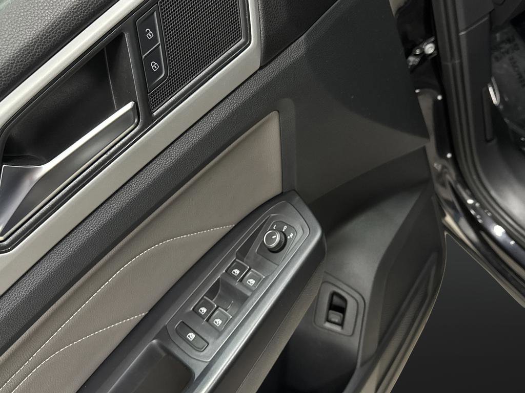 Used 2022 Volkswagen Atlas SE w/ Panoramic Sunroof Package image 27