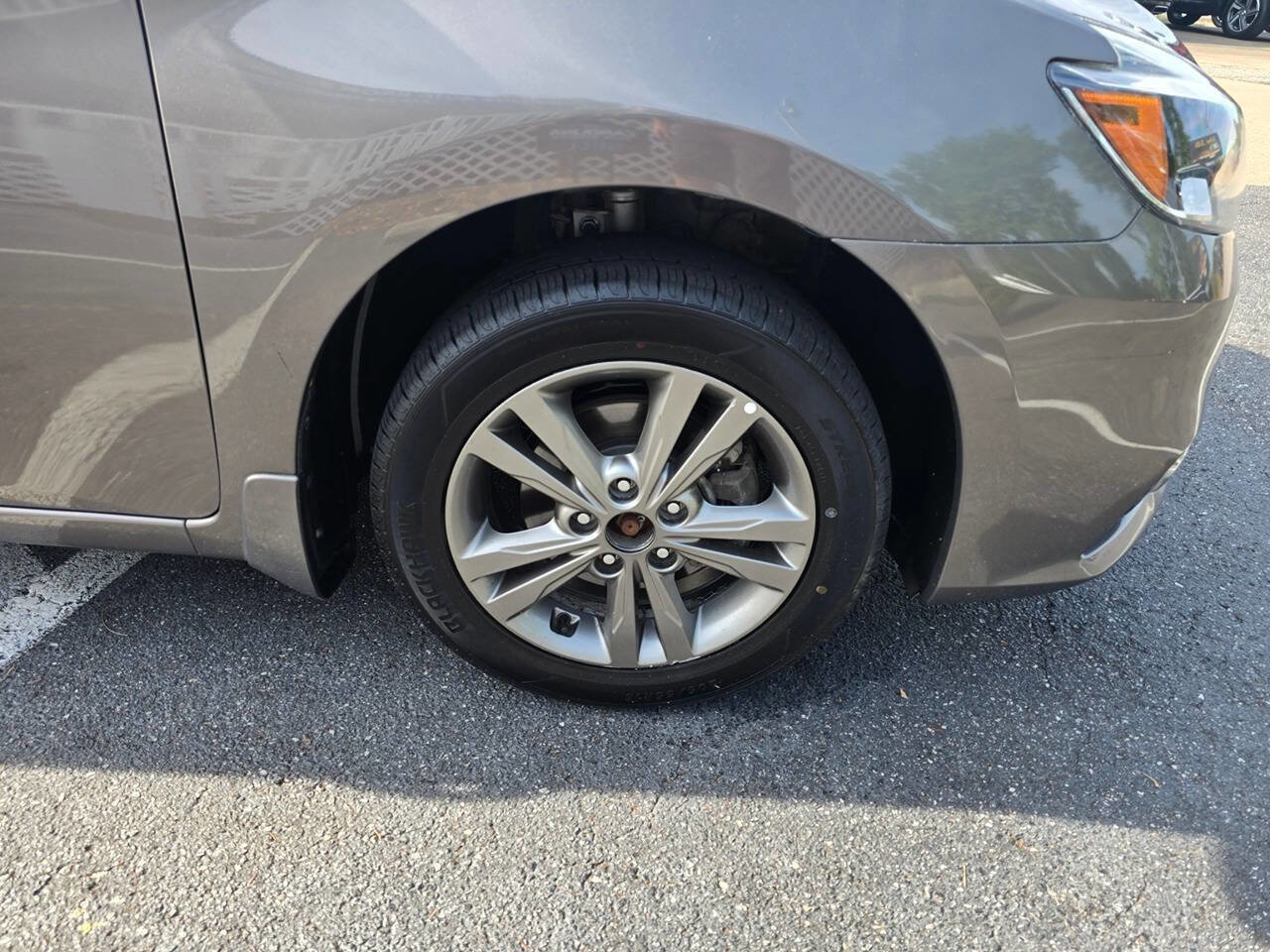 Used 2017 Nissan Sentra SV FWD image 13