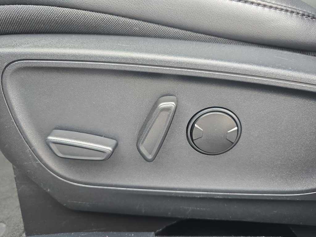 Used 2025 Ford Escape ST-Line image 12