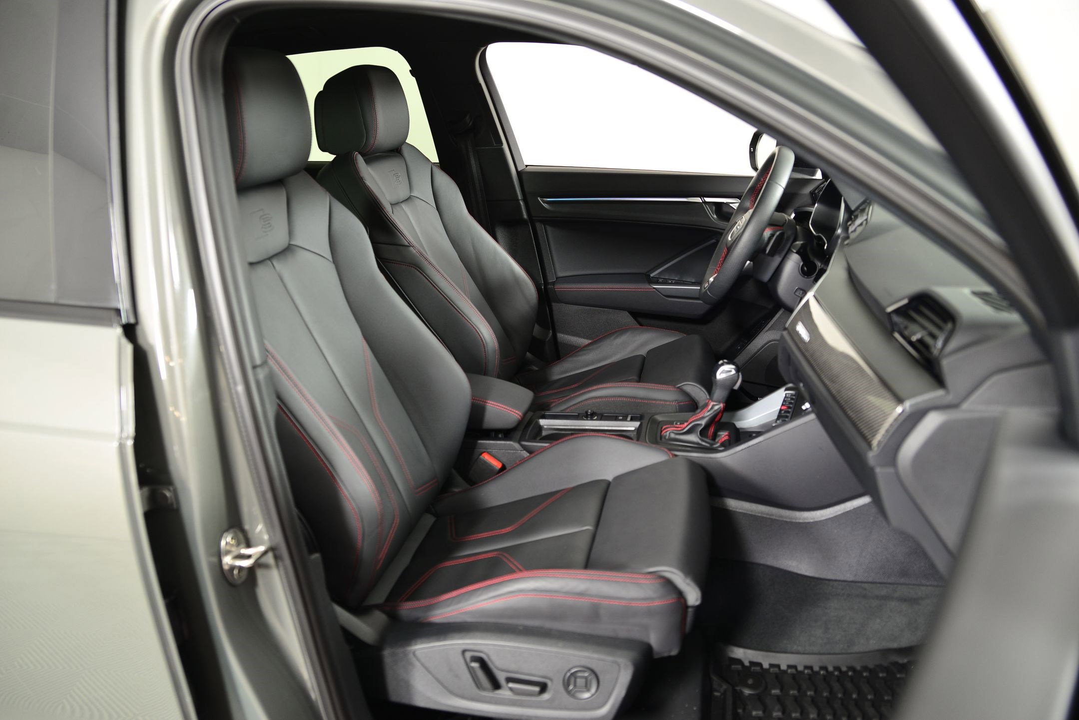 Used 2025 Audi Q3 2.0T Premium Plus image 22