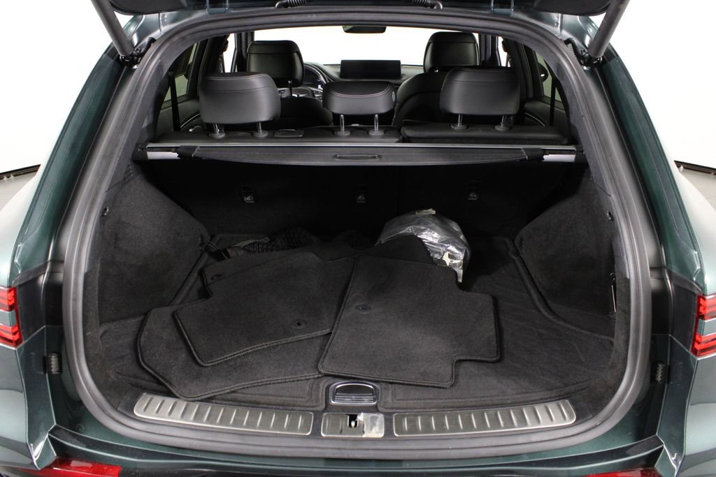 Used 2024 Genesis GV70 3.5T Sport w/ Sport Advanced Package image 17