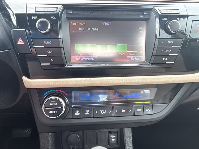 Used 2014 Toyota Corolla LE FWD image 19