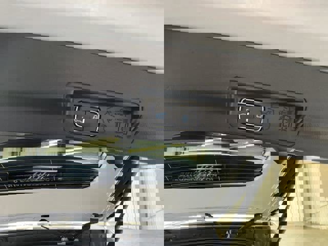 Used 2025 Ford Explorer Active image 33