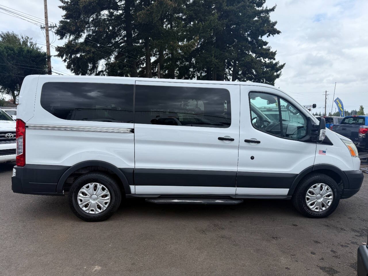 Used 2016 Ford Transit 150 XLT RWD image 11