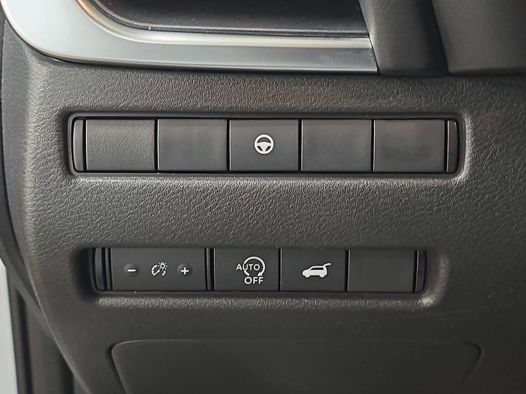 Used 2024 Nissan Rogue SV AWD/4WD image 26