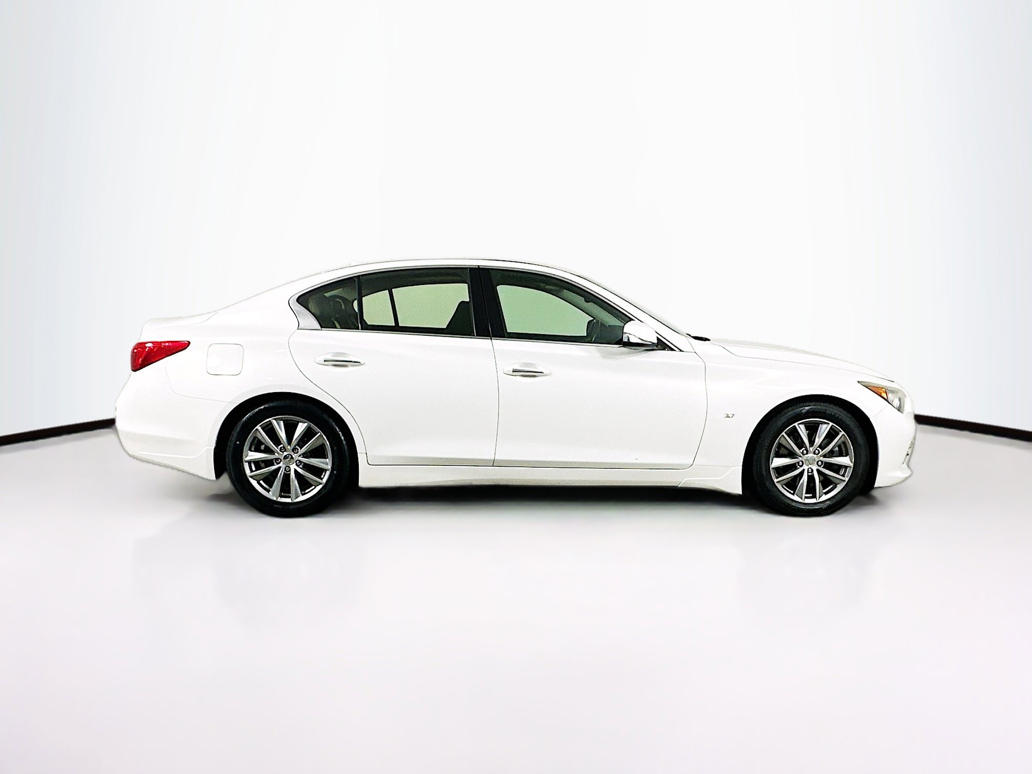 Used 2014 INFINITI Q50 Premium w/ Navigation Package RWD image 10