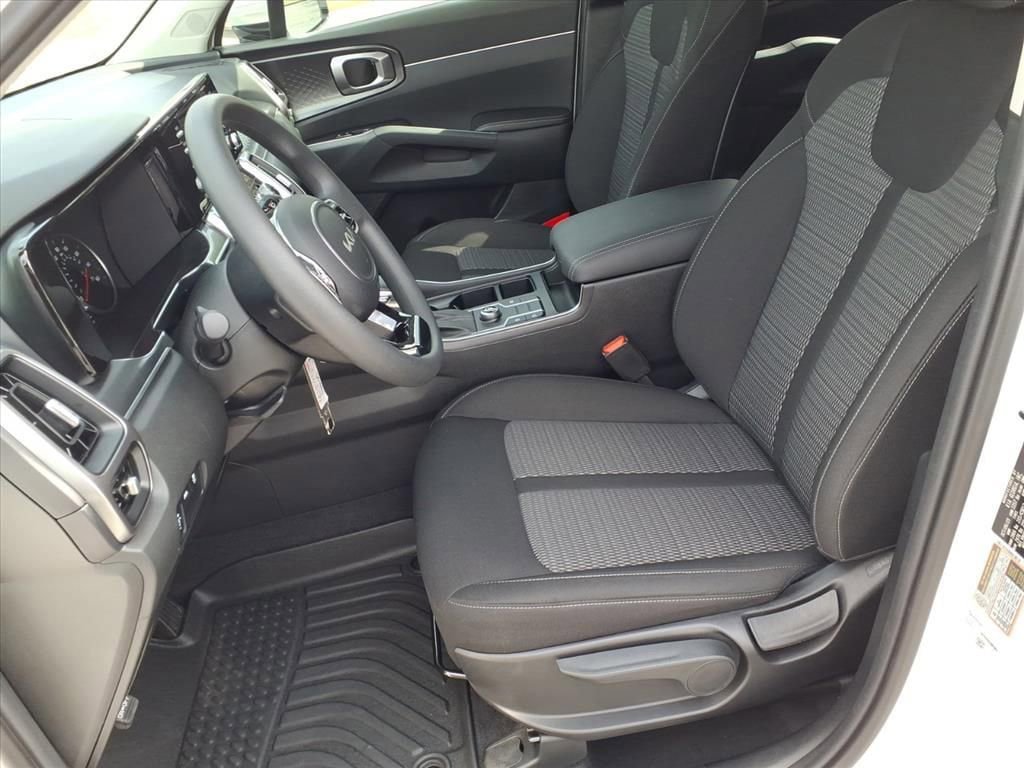 Used 2023 Kia Sorento LX FWD image 21