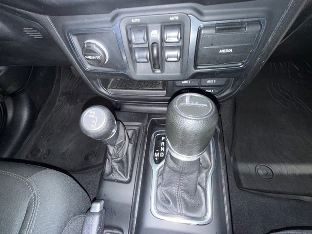 Used 2021 Jeep Gladiator Sport AWD/4WD image 10