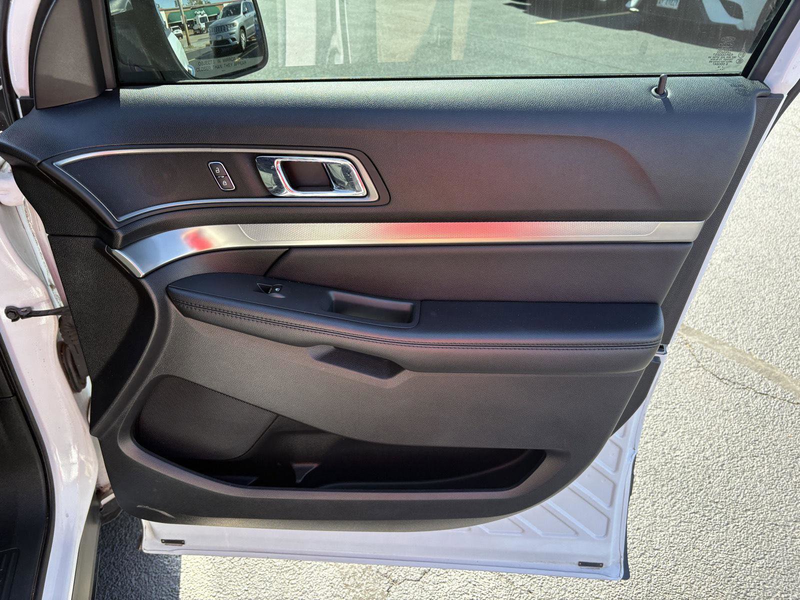 Used 2018 Ford Explorer XLT w/ Equipment Group 201A image 19