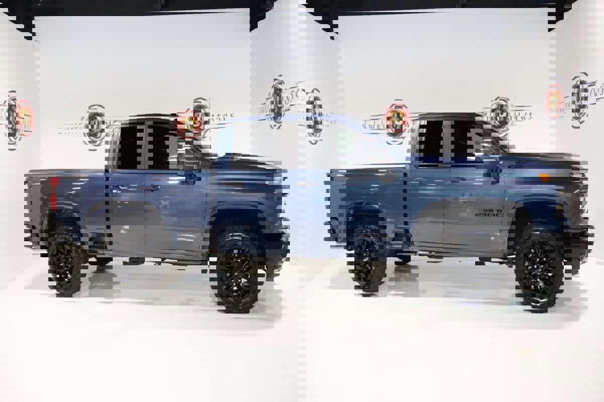 Used 2026 Chevrolet Silverado 2500 Custom w/ Custom Value Package image 5