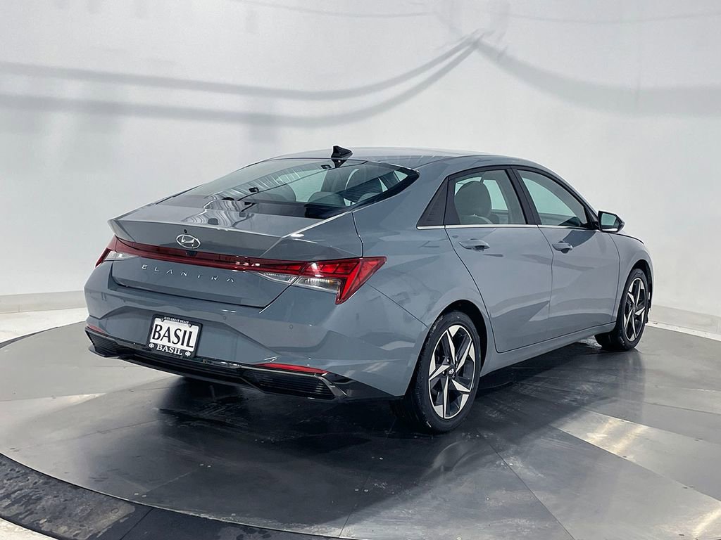 Used 2023 Hyundai Elantra Limited image 11