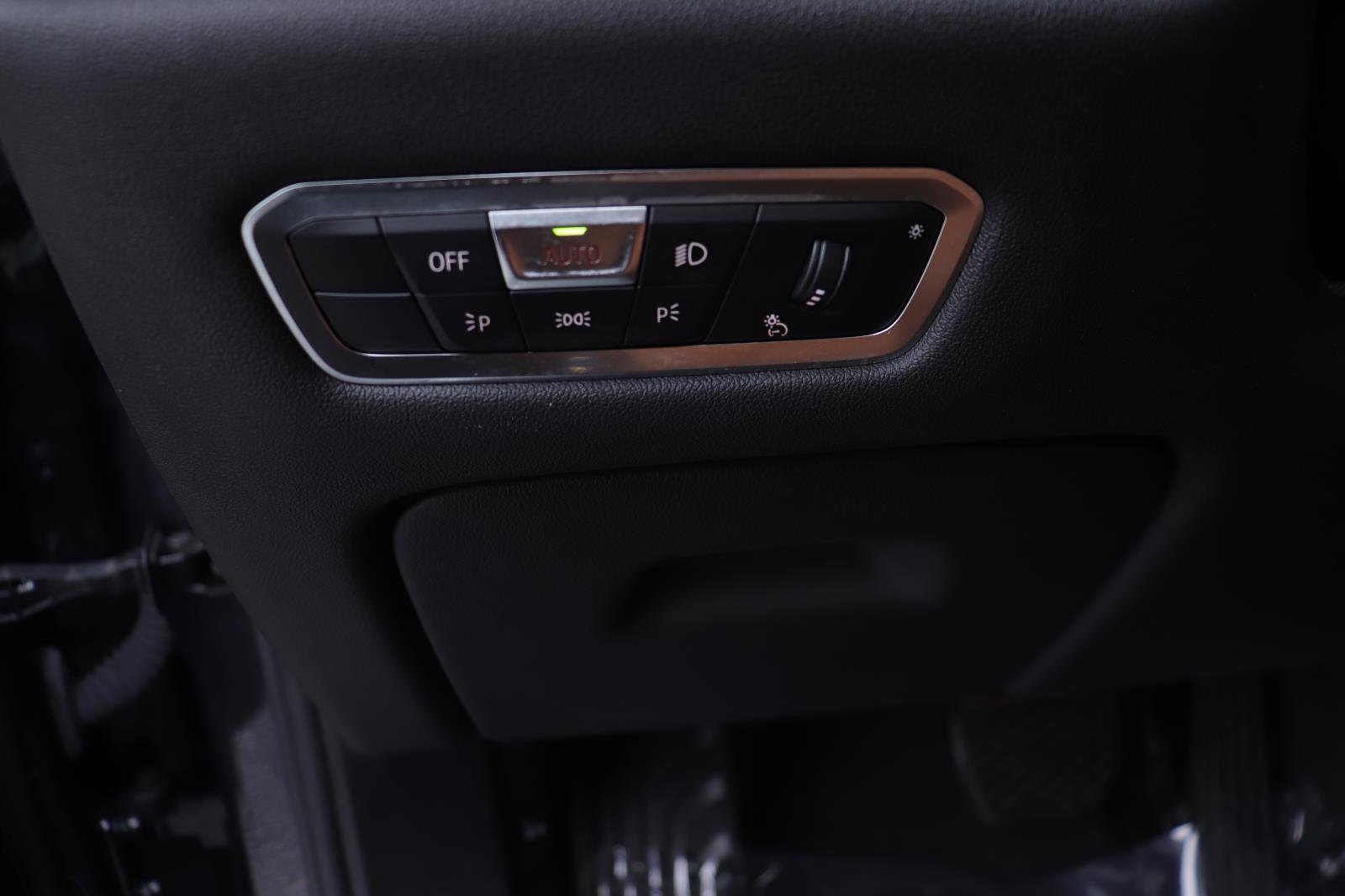 Used 2022 BMW X5 sDrive40i w/ Executive Package image 27