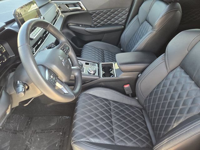 Used 2023 Mitsubishi Outlander SEL AWD/4WD image 12