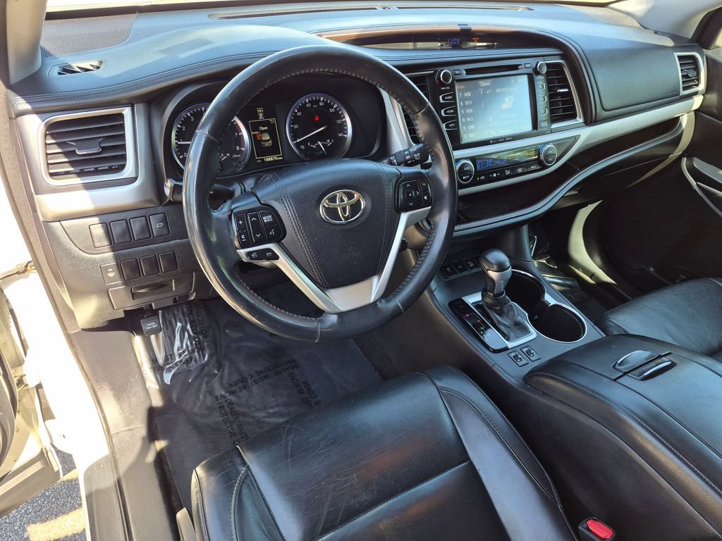 Used 2016 Toyota Highlander XLE AWD/4WD image 17