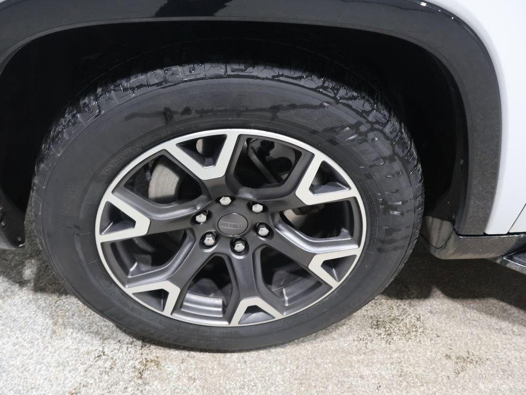 Used 2024 Jeep Wagoneer L Series III w/ Flexible Seating Group image 9