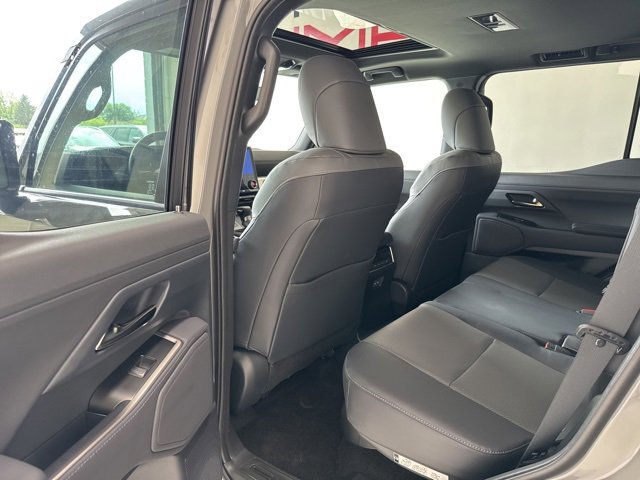 Used 2025 Lexus GX 550 w/ Cold Area Package image 43