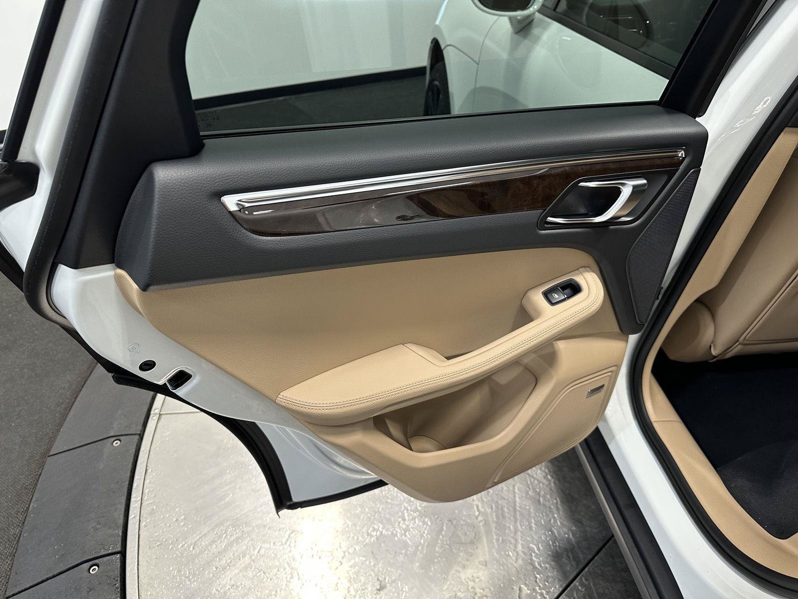 New 2026 Porsche Macan AWD/4WD image 33