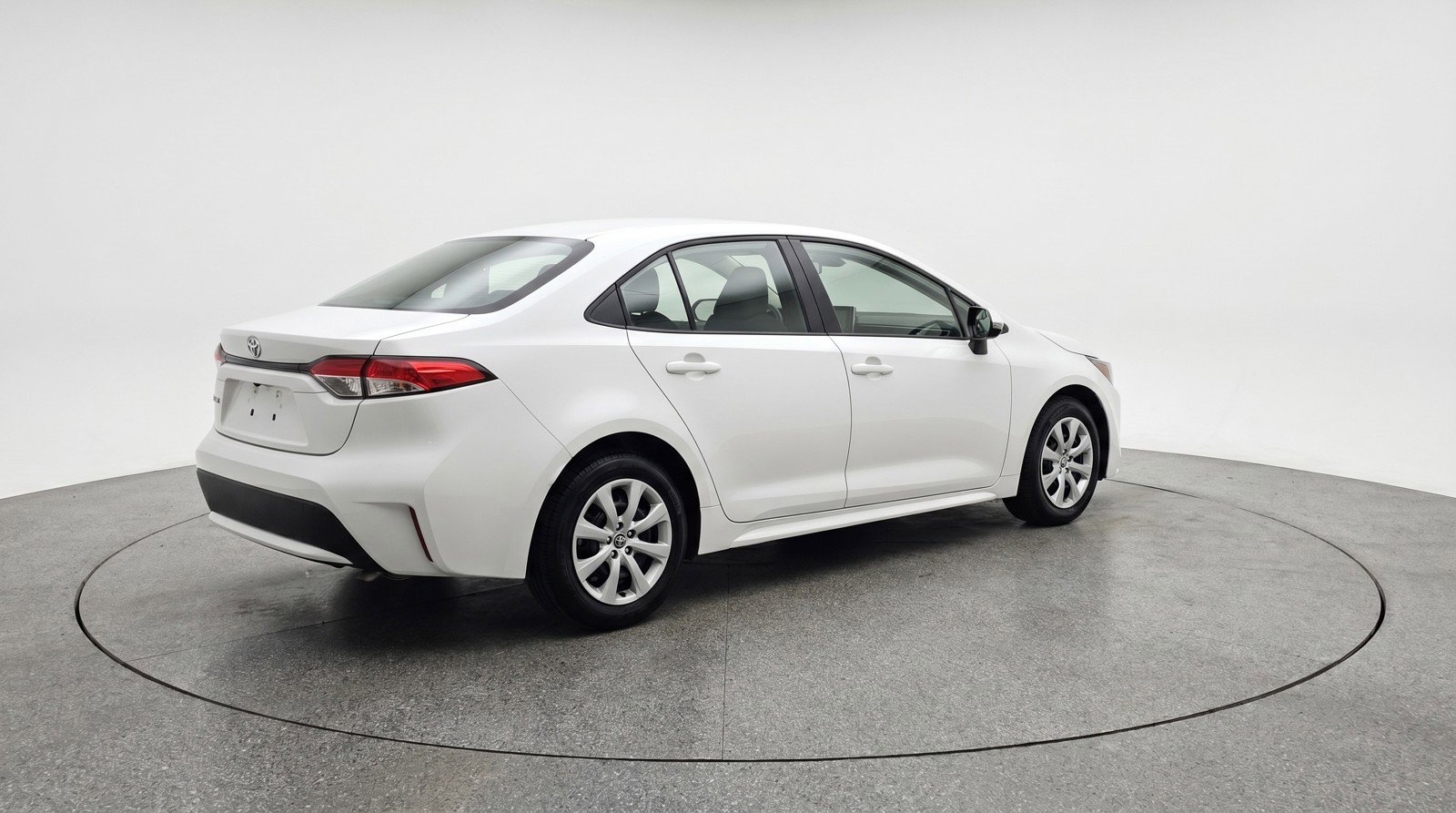 Used 2025 Toyota Corolla LE FWD image 9