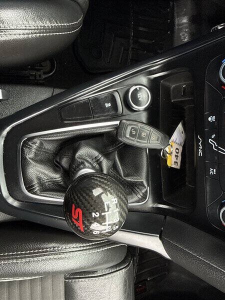 Used 2016 Ford Focus ST w/ Equipment Group 401A FWD image 31