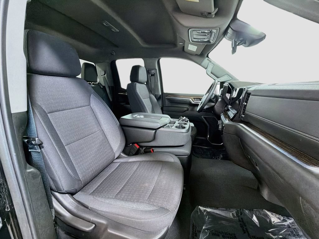 Used 2024 Chevrolet Silverado 1500 LT AWD/4WD image 29