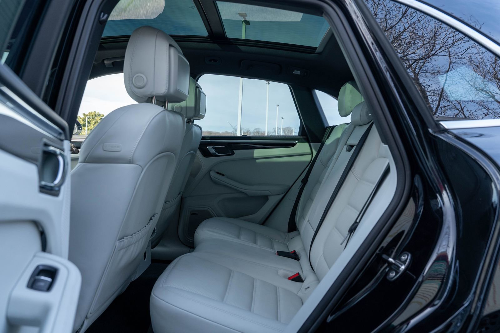 Certified 2026 Porsche Macan S image 34