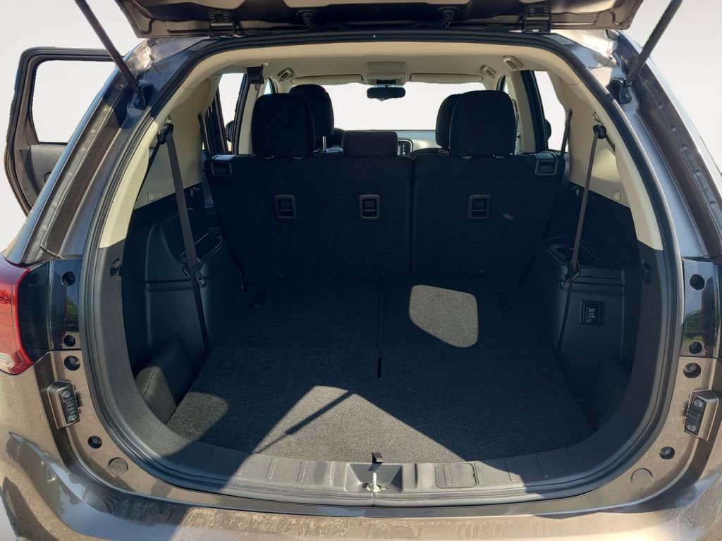 Used 2020 Mitsubishi Outlander ES AWD/4WD image 28