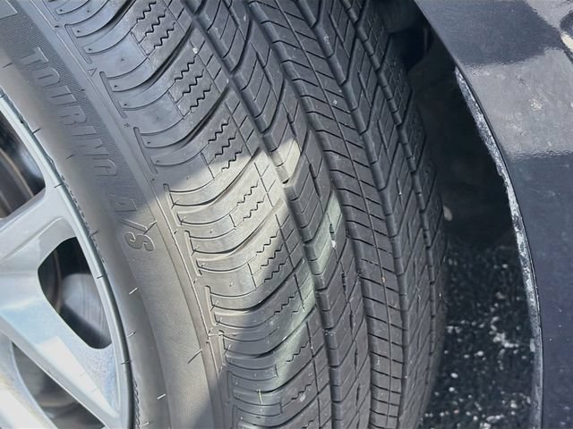 Used 2021 Chrysler Pacifica Touring-L FWD image 33