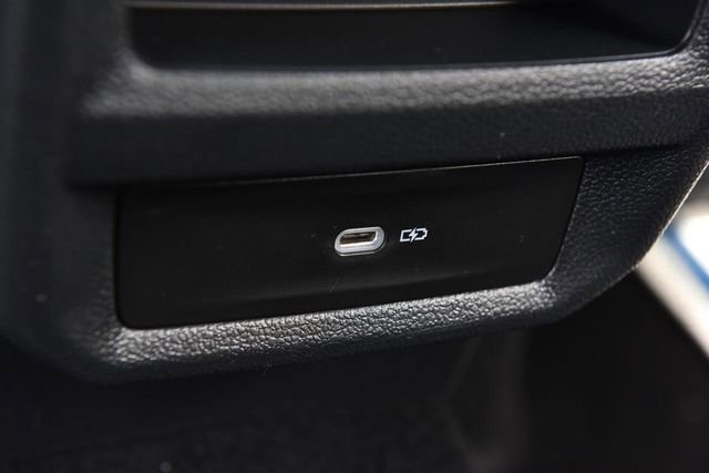 New 2025 Volkswagen Taos SE image 25