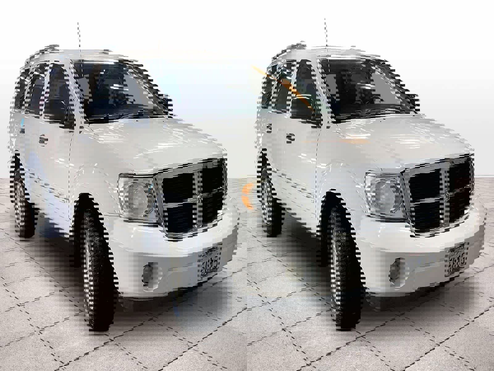 Used 2009 Dodge Durango SLT image 2