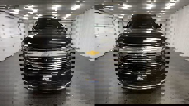 New 2026 Chevrolet Suburban LT w/ Comfort Package image 3